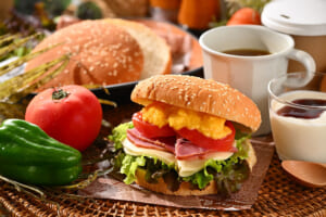 Morning burger featuring Fujigamine pork and Brie cheese at KANOA THE VILLAS – Mt. Fuji Lake Yamanaka